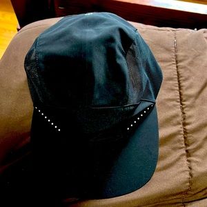 NWT black running cap Lu Lu lemon